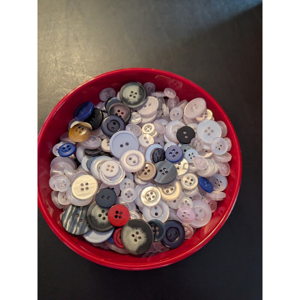 BUTTONS- 1 Pound Crafty Nostalgic Plastic Button Art